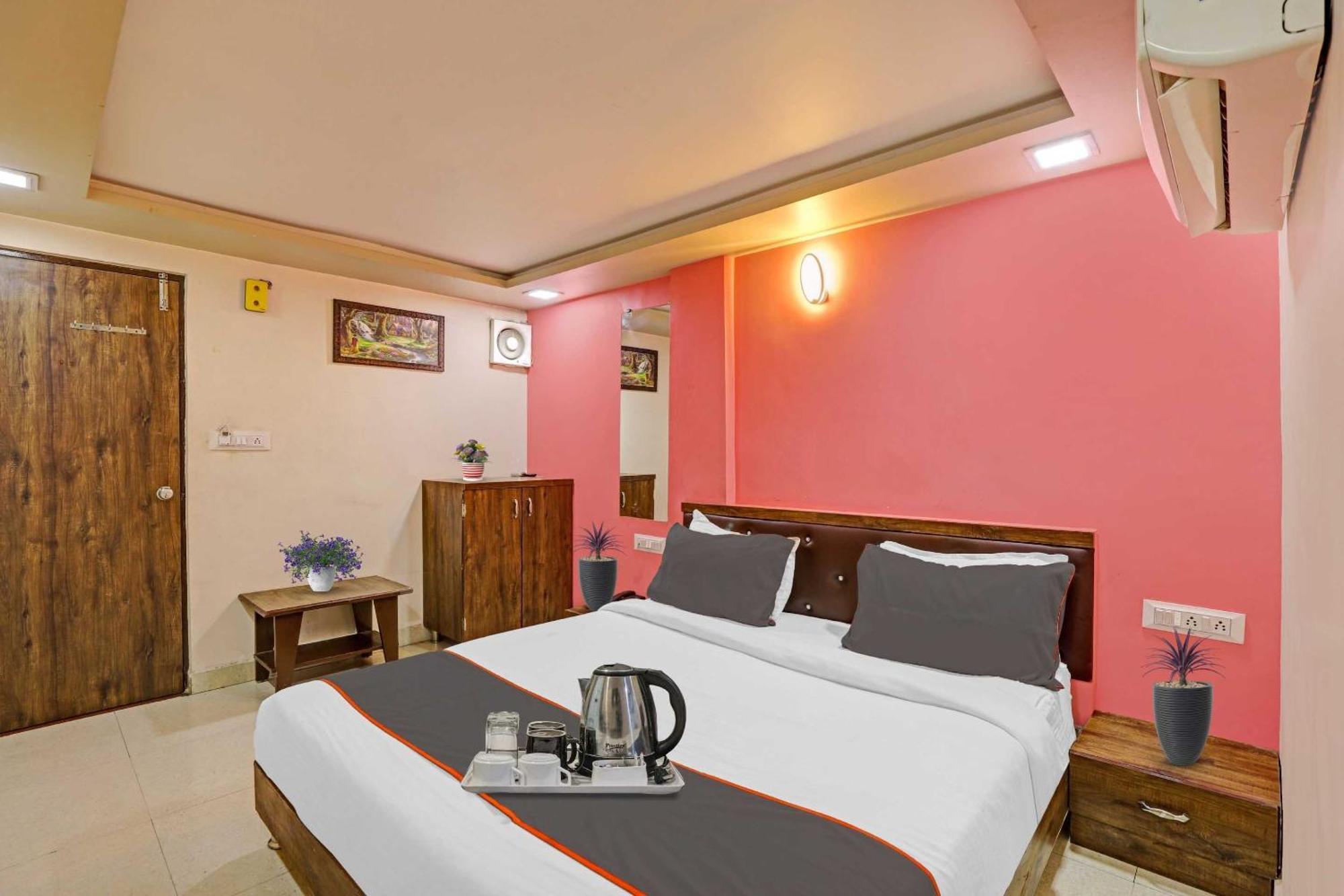Hotel O Royal Ahmadábád Kültér fotó