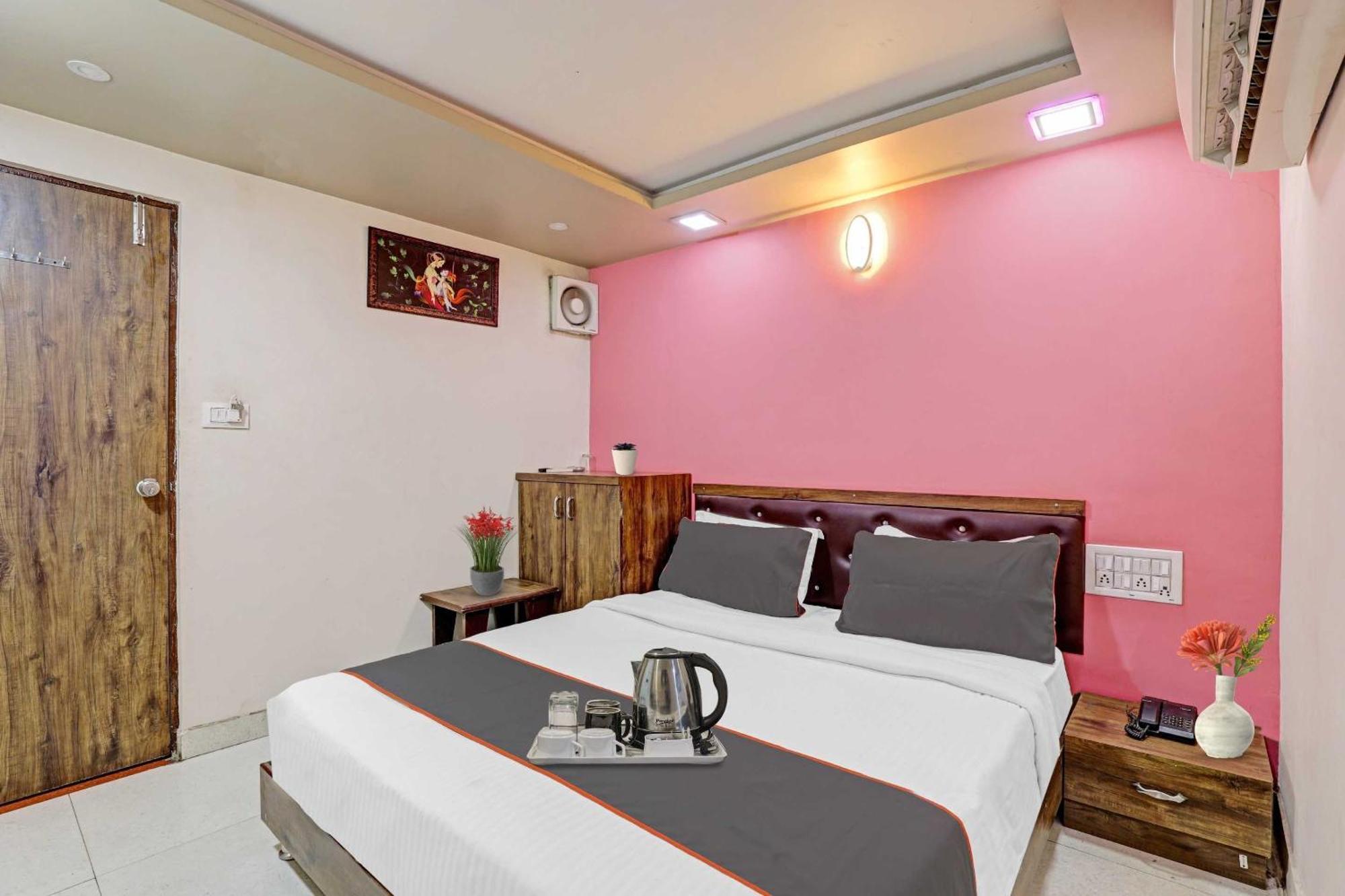 Hotel O Royal Ahmadábád Kültér fotó