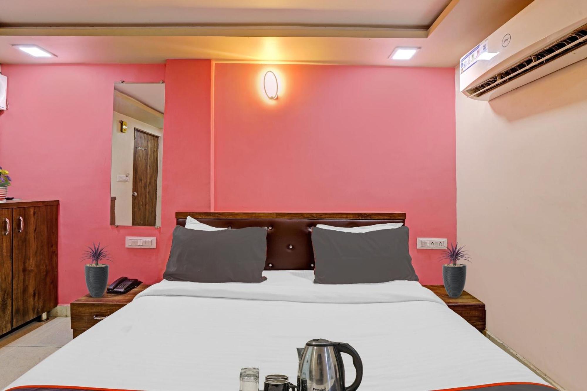 Hotel O Royal Ahmadábád Kültér fotó