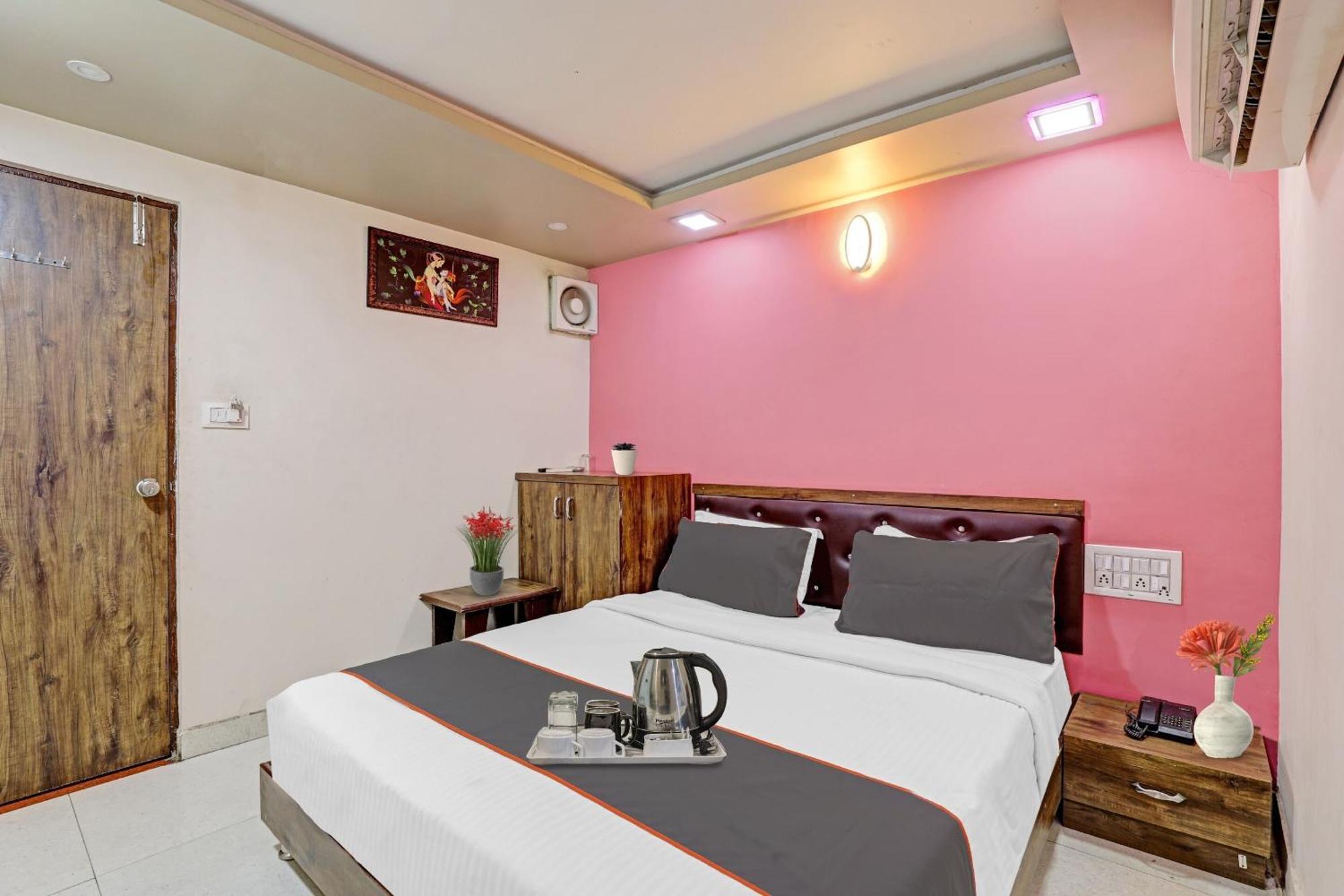 Hotel O Royal Ahmadábád Kültér fotó