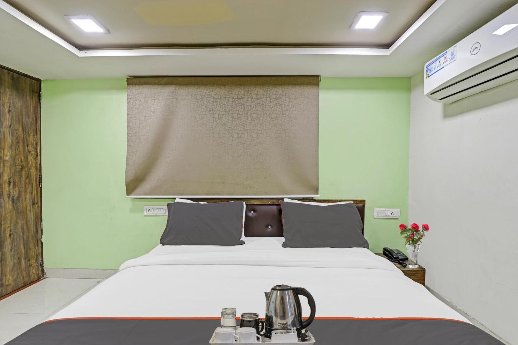 Hotel O Royal Ahmadábád Kültér fotó